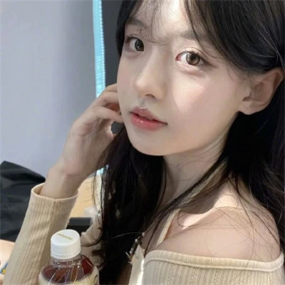 2025年可爱女生微信头像真人