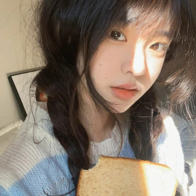 2025年可爱女生微信头像真人