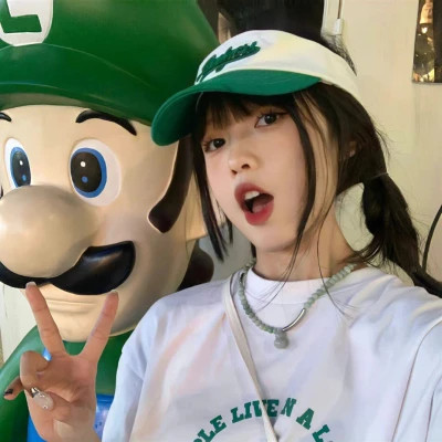 2025年可爱女生微信头像真人