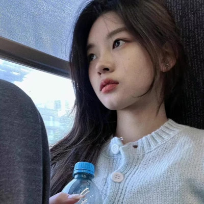 2025年可爱女生微信头像真人