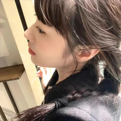 2025年可爱女生微信头像真人