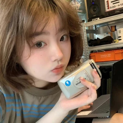 2025年可爱女生微信头像真人