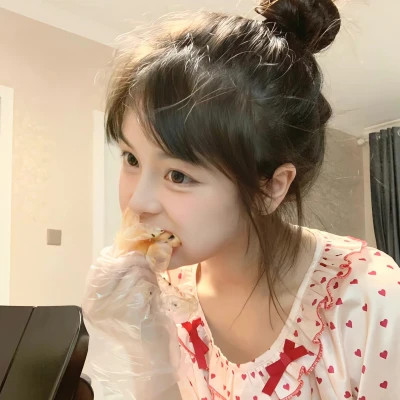 2025年可爱女生微信头像真人