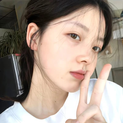 2025年可爱女生微信头像真人