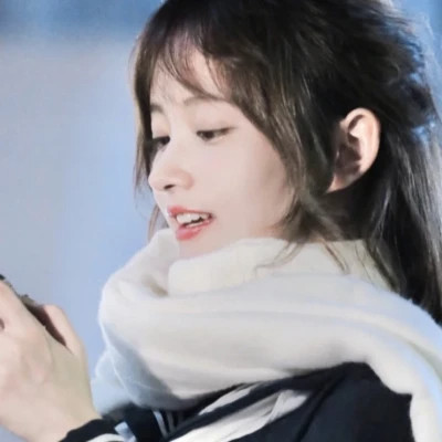2025真人高清可爱女生头像