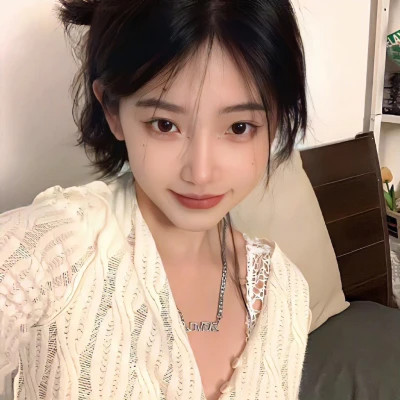 2025年最新头像图片可爱女生