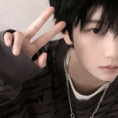 头像男生真人2025高清酷味图片