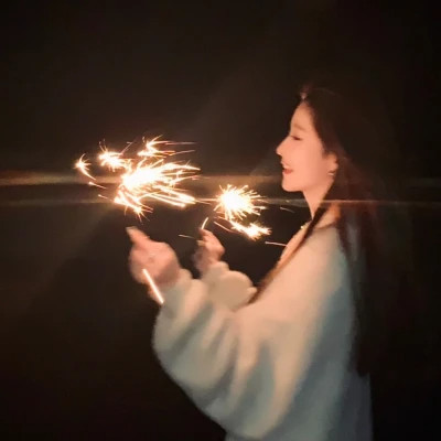 2025超好看女生头像图片