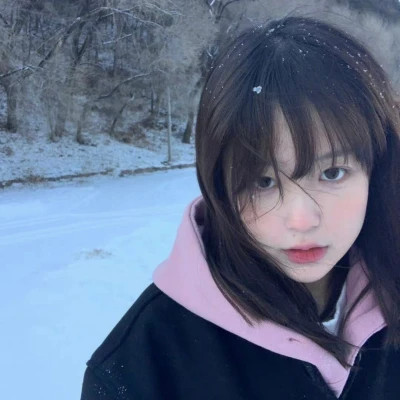 2025超好看女生头像图片