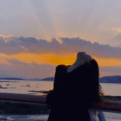 女生2025年的好看头像