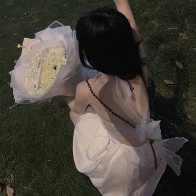 2025年最新款头像女生高清图片