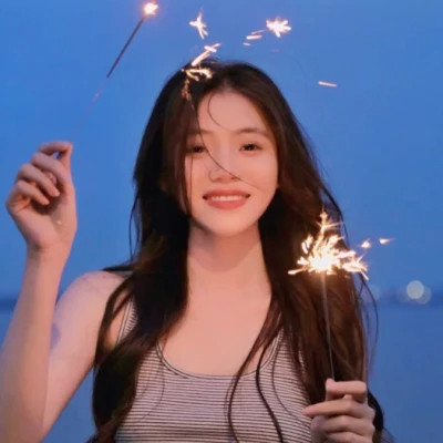 2025年超火最新款女生头像