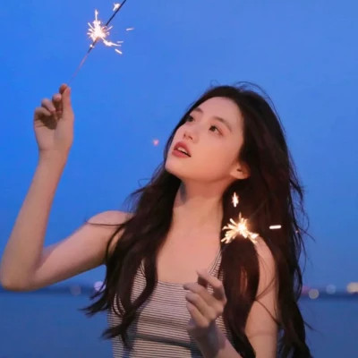 2025年超火最新款女生头像