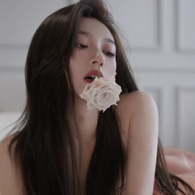 2025年超火最新款女生头像