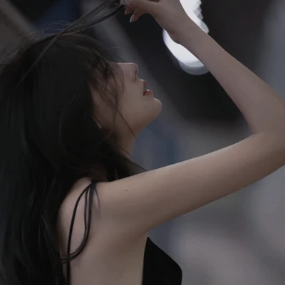 2025最好看的头像女生火爆图片