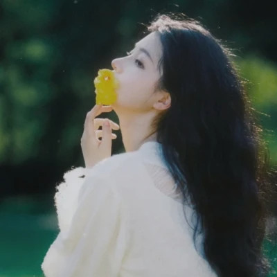 2025最好看的头像女生火爆图片