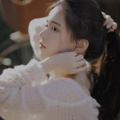 2025最好看的头像女生火爆图片