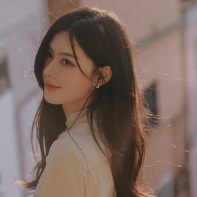 2025最好看的头像女生火爆图片