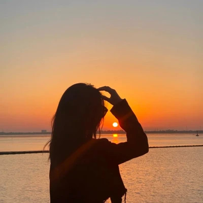2025最好看的头像女生火爆图片