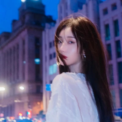 2025最好看的头像女生火爆图片