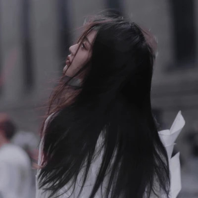 2025最好看的头像女生火爆图片