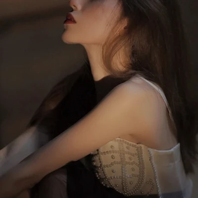 2025最好看的头像女生火爆图片