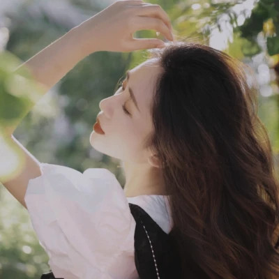 2025最好看的头像女生火爆图片