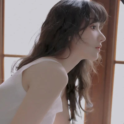 2025年火爆女生头像