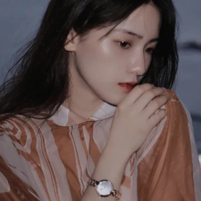 2025年火爆女生头像