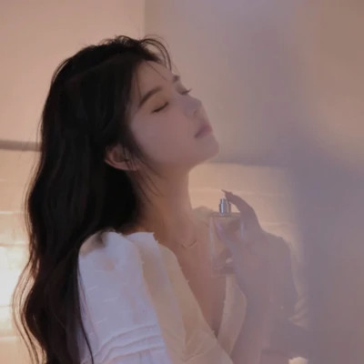 2025年火爆女生头像