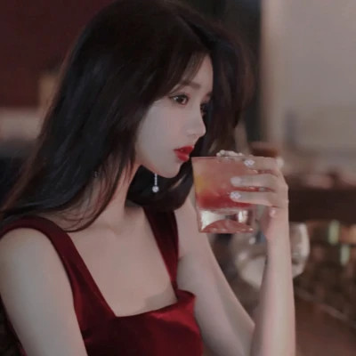 2025年火爆女生头像
