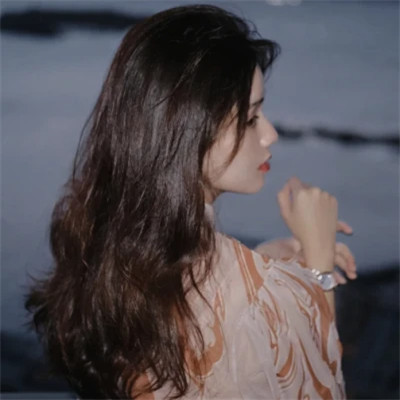 2025年火爆女生头像