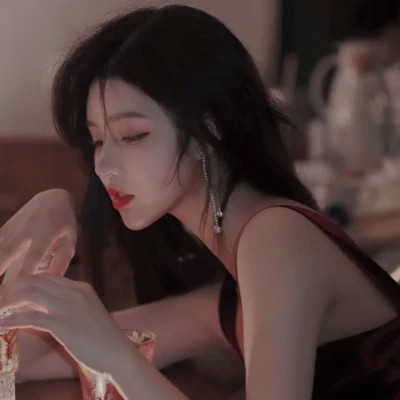 2025年火爆女生头像