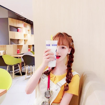 现在最火头像图片2025女