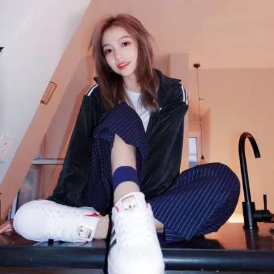 现在最火头像图片2025女