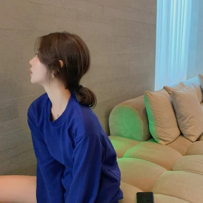 2025最新微信头像女生时尚图片