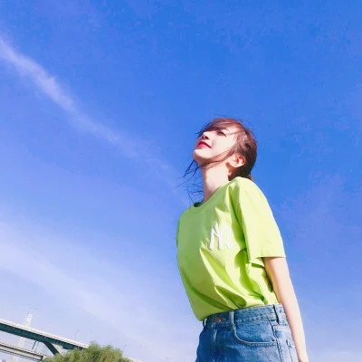 2025最新微信头像女生时尚图片