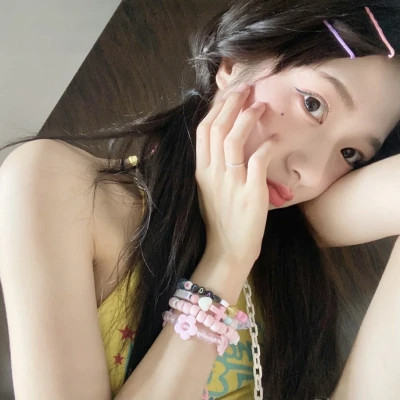 露脸女头像ins高级质感