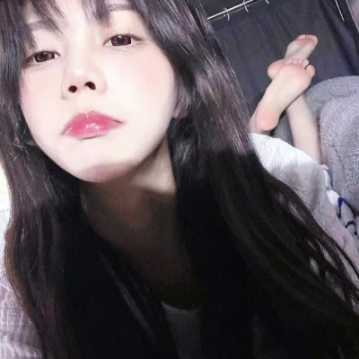 露脸女头像ins高级质感