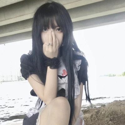 露脸女头像ins高级质感