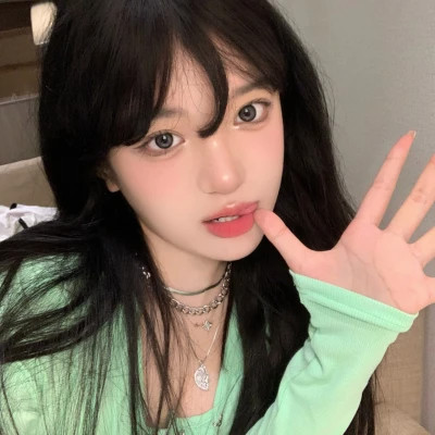 女头像ins高级质感照片