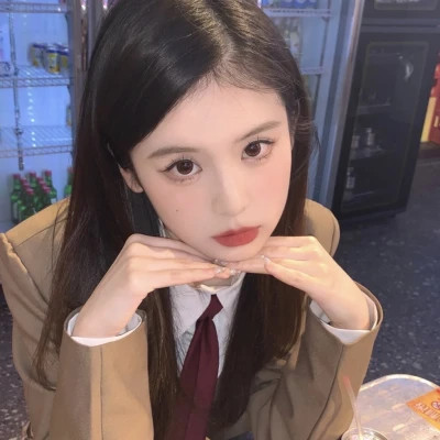 清纯女头像ins高级质感
