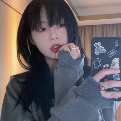qq女生头像ins高级质感
