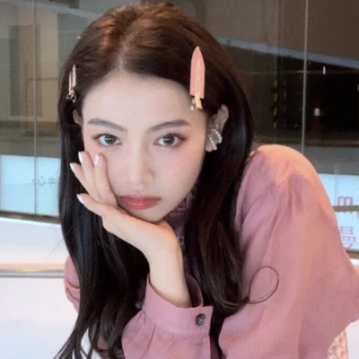 qq女生头像ins高级质感