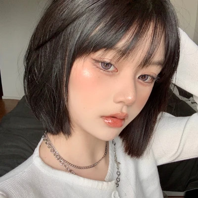 qq女生头像ins高级质感