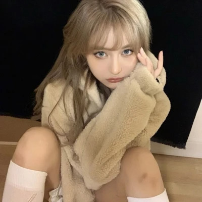 qq女生头像ins高级质感