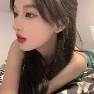ins超火女生头像高清真人