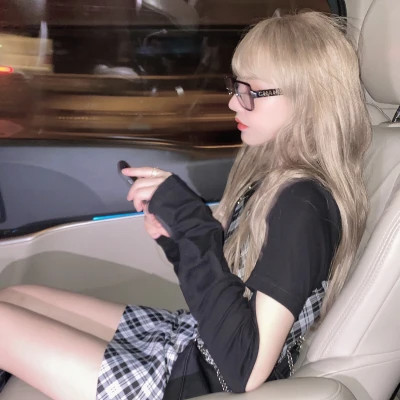ins超火女生头像高清真人