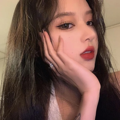 ins超火女生头像高清真人