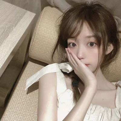 吸引人真人正脸美女微信头像